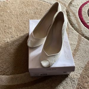 Cream David’s Bridal Wedding Shoes